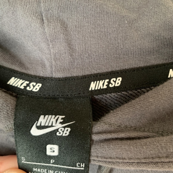 Nike hoodie small - Picture 3 of 3